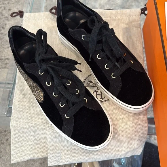 HERMÈS Black Velvet Sneakers w/ Wings 38.5 excellent condition, 
Worn 2x - Picture 2 of 10